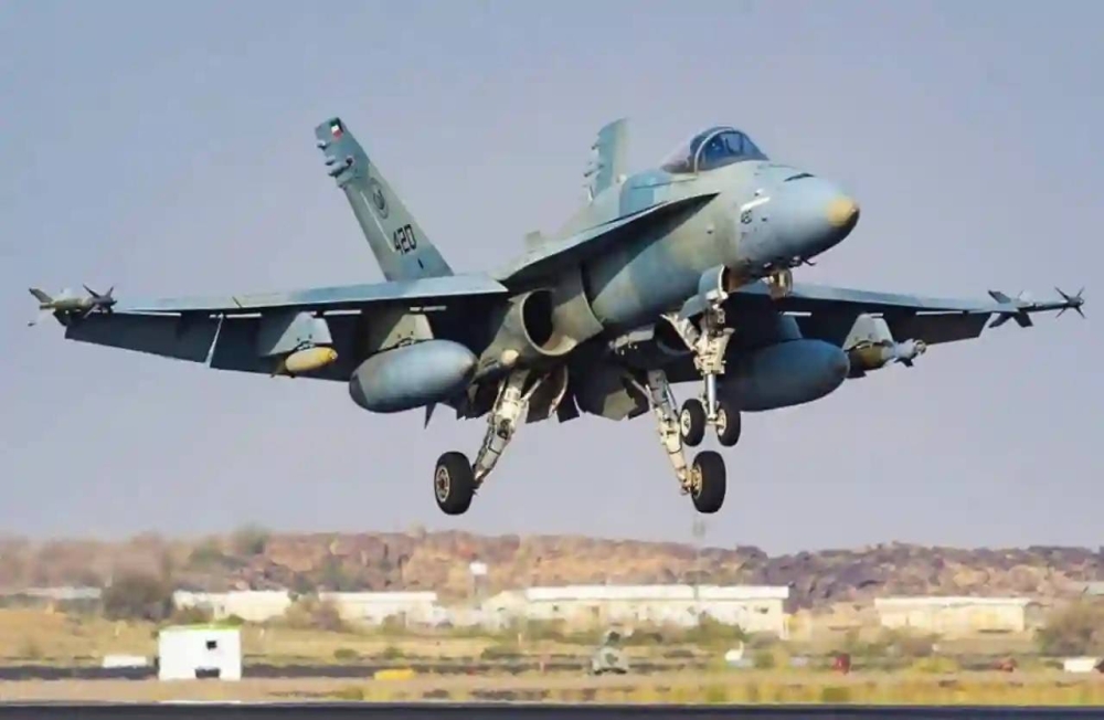 مقاتلة من طراز F/A-18 Hornet